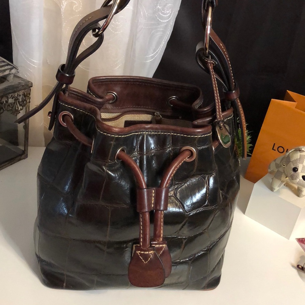Donney & Bourke Bucket style shoulder bag